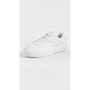New Balance Men’s White Sneakers